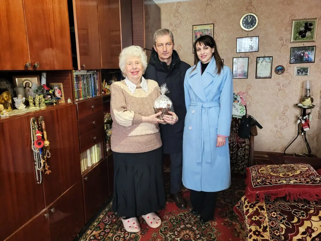 Ковель: 56 підопічних відділення соцдопомоги отримали великодні набори