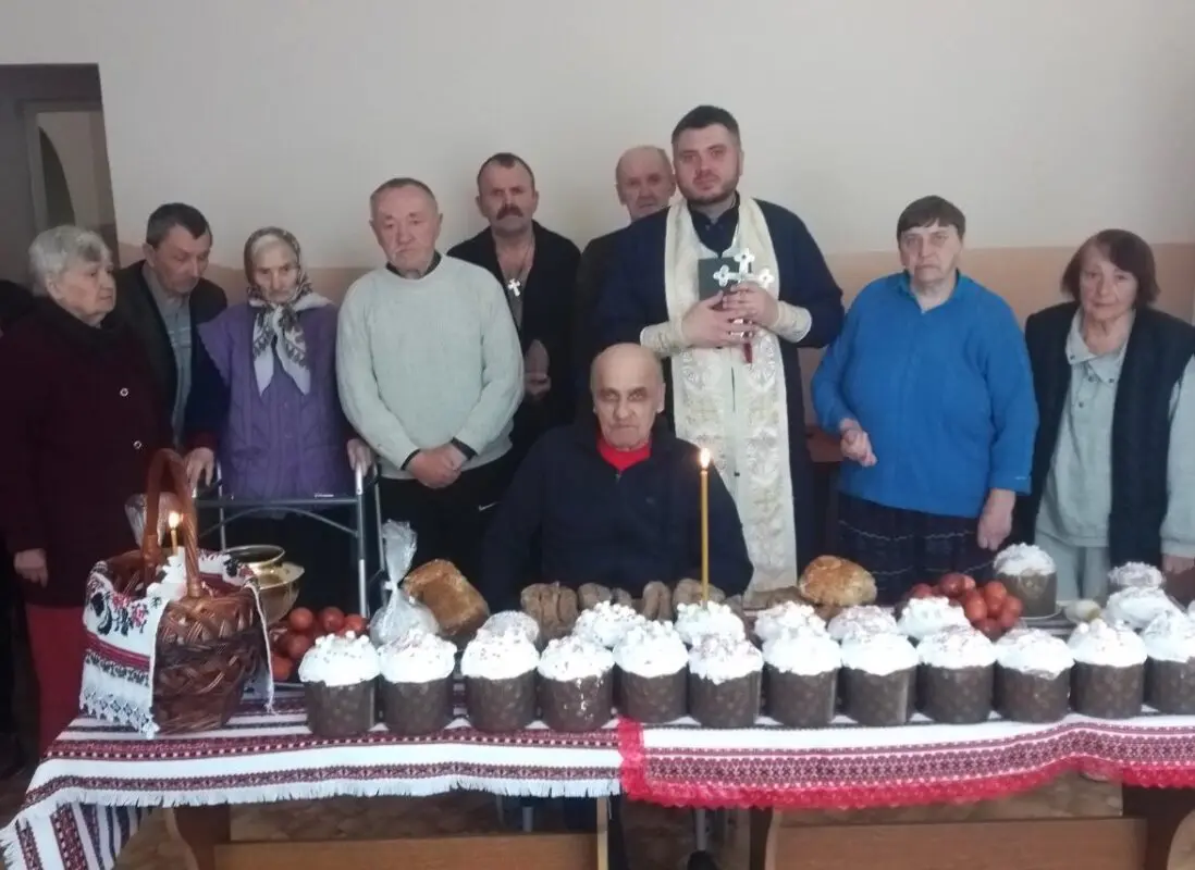 Ковель: 56 підопічних відділення соцдопомоги отримали великодні набори