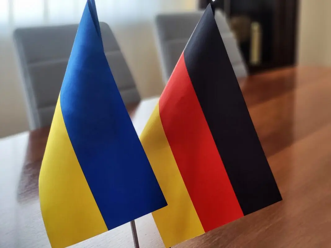 Німецькі партнери передали Ковелю спецтранспорт та сонячні панелі