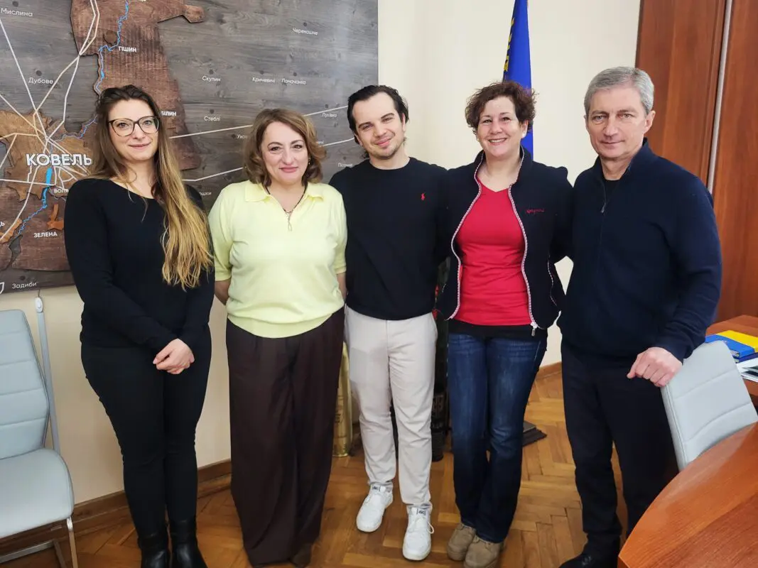 Німецькі партнери передали Ковелю спецтранспорт та сонячні панелі