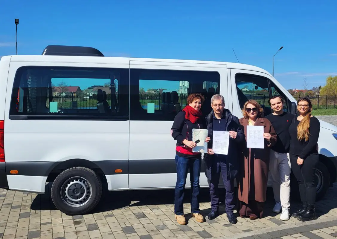 Німецькі партнери передали Ковелю спецтранспорт та сонячні панелі