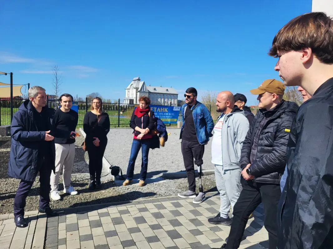 Німецькі партнери передали Ковелю спецтранспорт та сонячні панелі