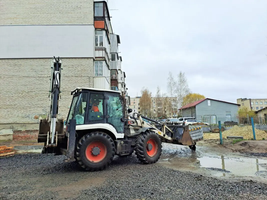 У Ковелі триває масштабний ремонт прибудинкових територій