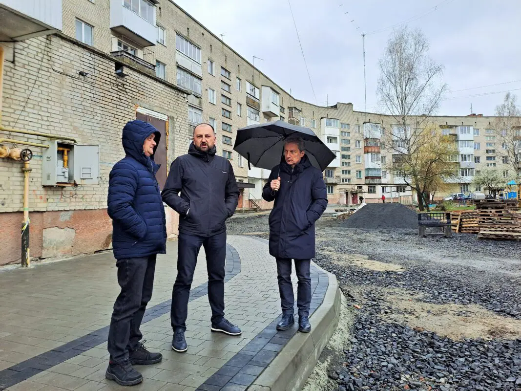У Ковелі триває масштабний ремонт прибудинкових територій