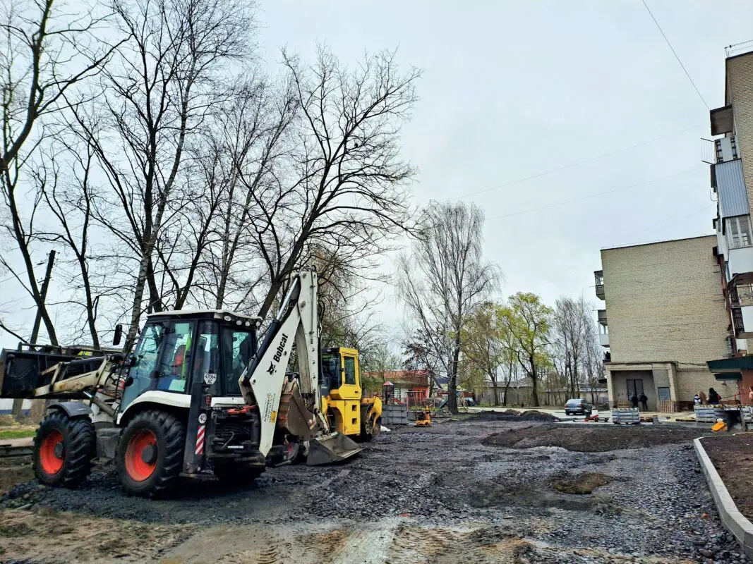 У Ковелі триває масштабний ремонт прибудинкових територій