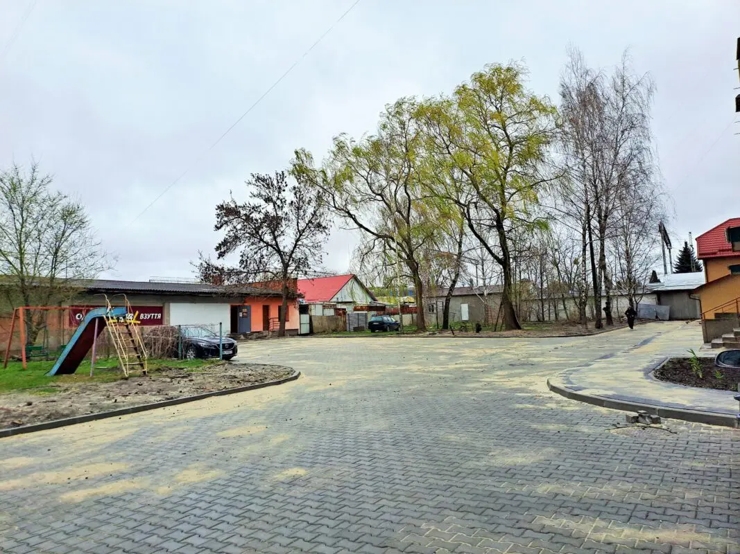 У Ковелі триває масштабний ремонт прибудинкових територій