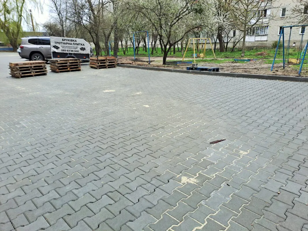 У Ковелі триває масштабний ремонт прибудинкових територій