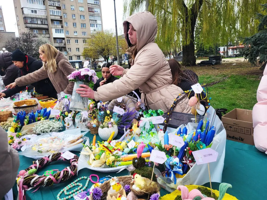 Ковель: Великодній ярмарок зібрав майже 192 тис. грн для ЗСУ