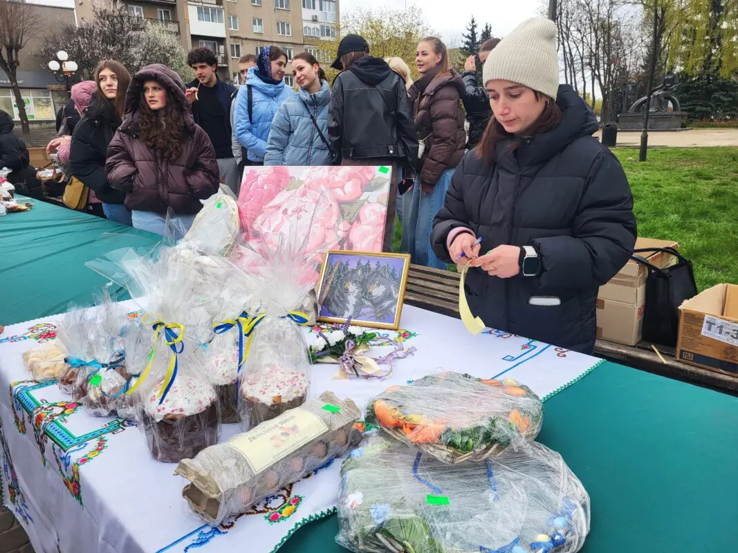 Ковель: Великодній ярмарок зібрав майже 192 тис. грн для ЗСУ