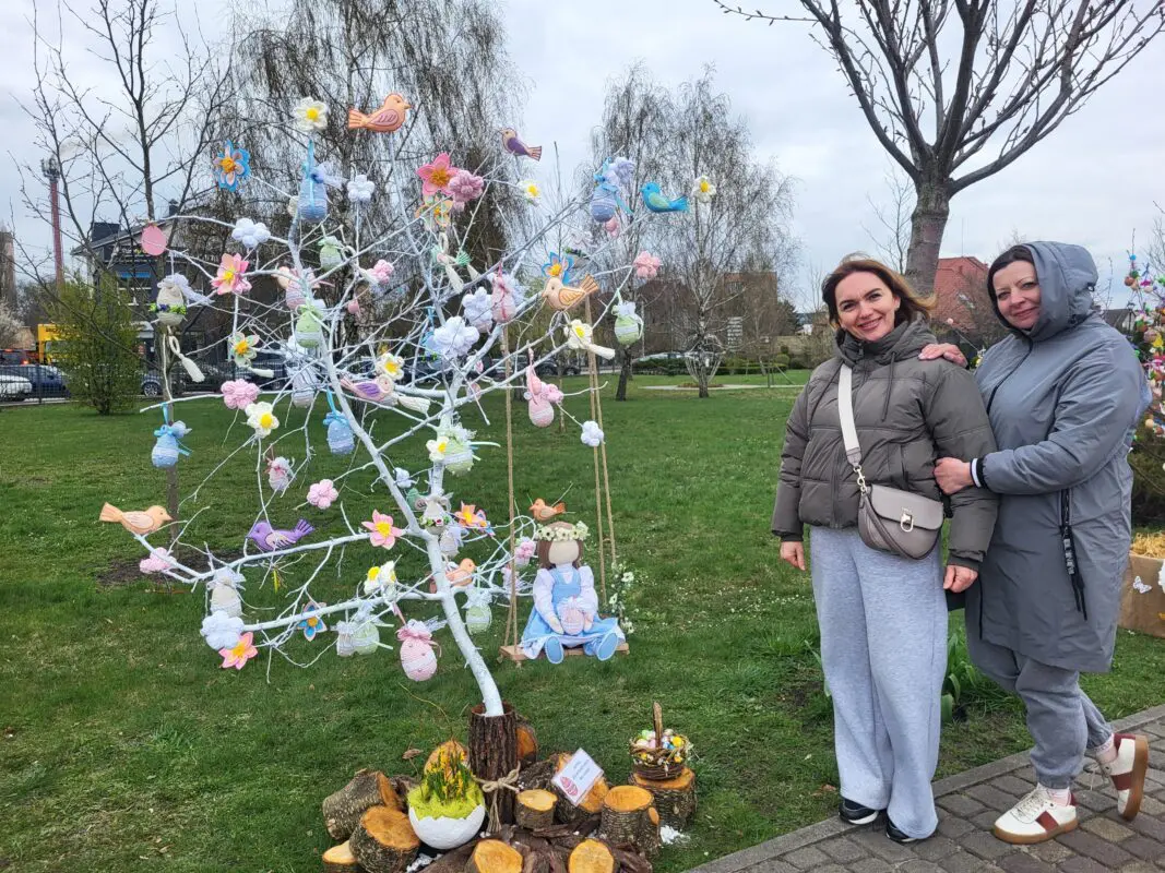 Парк Шевченка у Ковелі прикрасили 37 унікальних великодніх дерев
