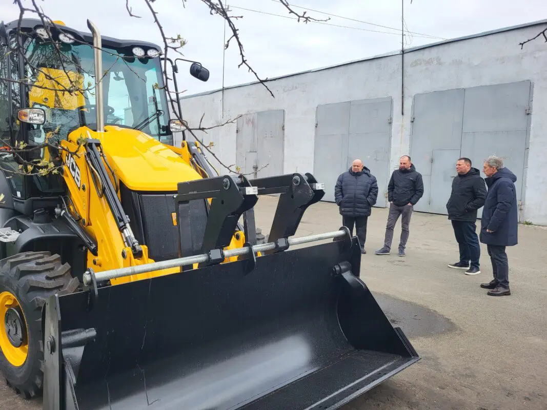 Ковель отримав новий екскаватор JCB від Німеччини