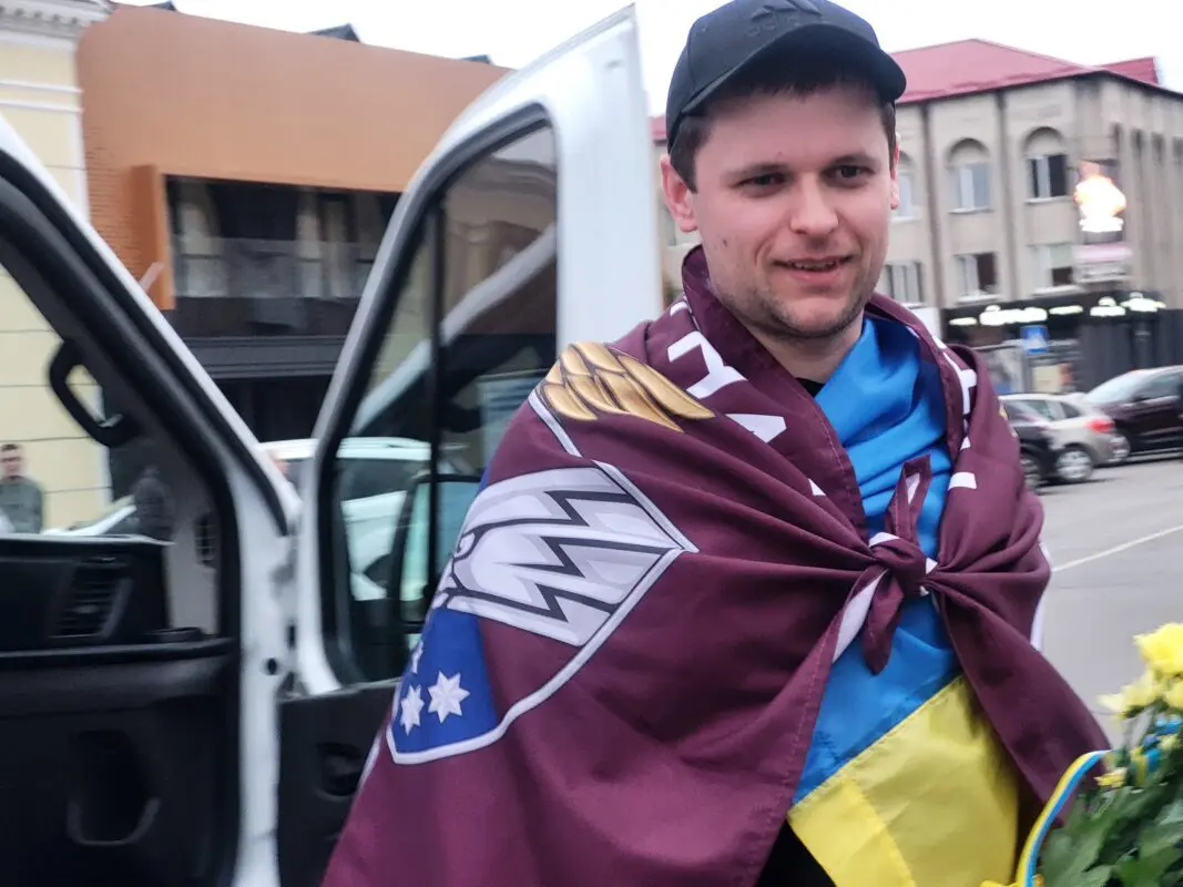 Ковель зустрів Героя: Максим Муха повернувся з полону