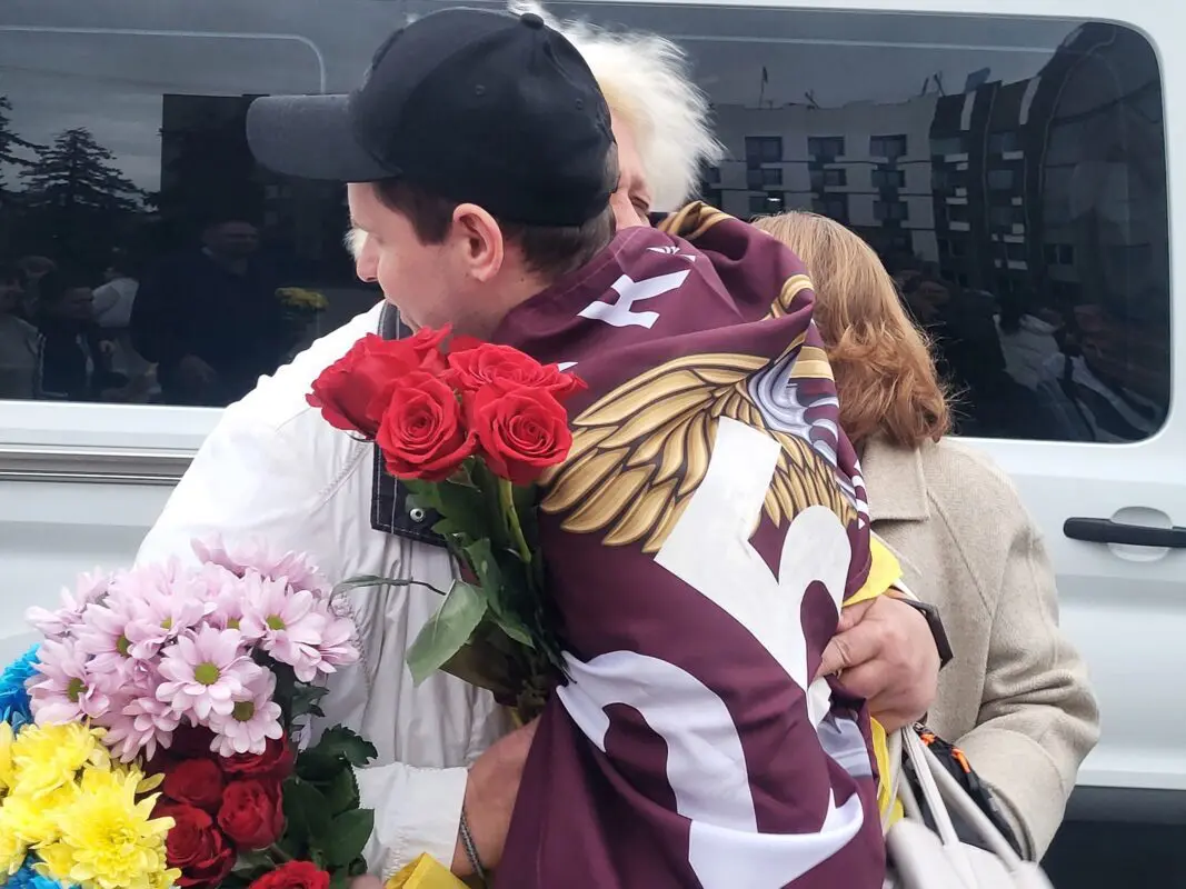 Ковель зустрів Героя: Максим Муха повернувся з полону