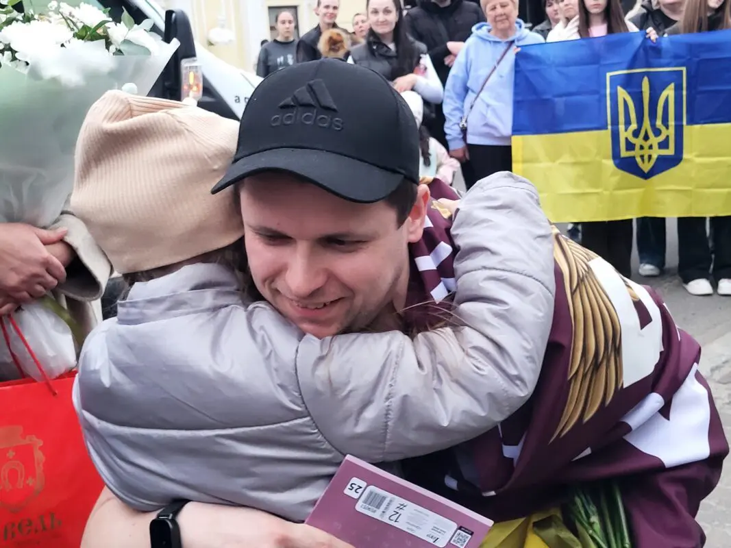 Ковель зустрів Героя: Максим Муха повернувся з полону