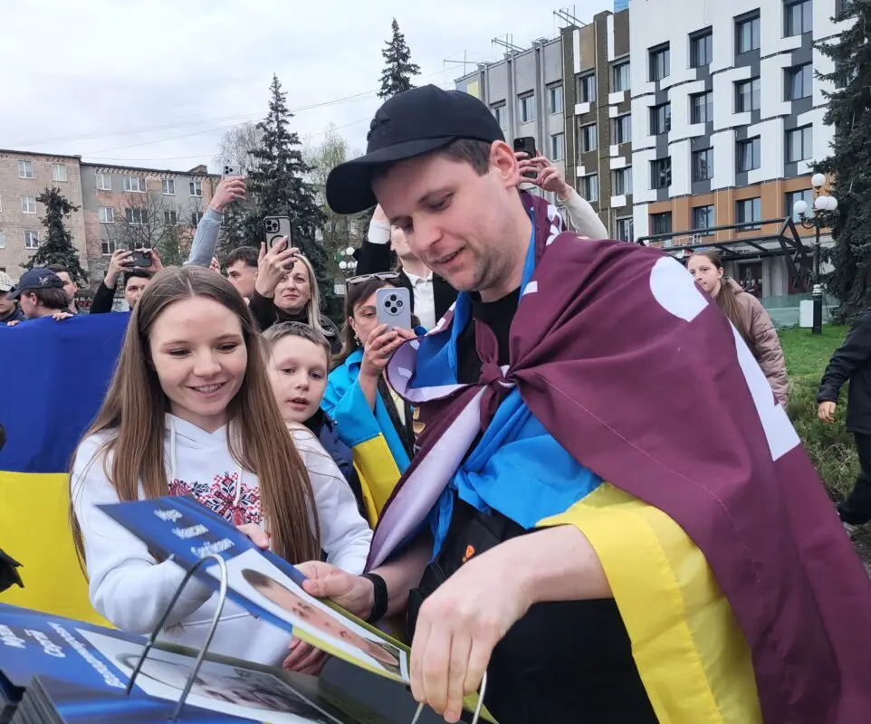 Ковель зустрів Героя: Максим Муха повернувся з полону