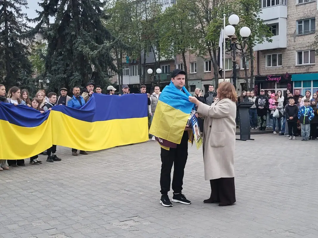 Ковель зустрів Героя: Максим Муха повернувся з полону