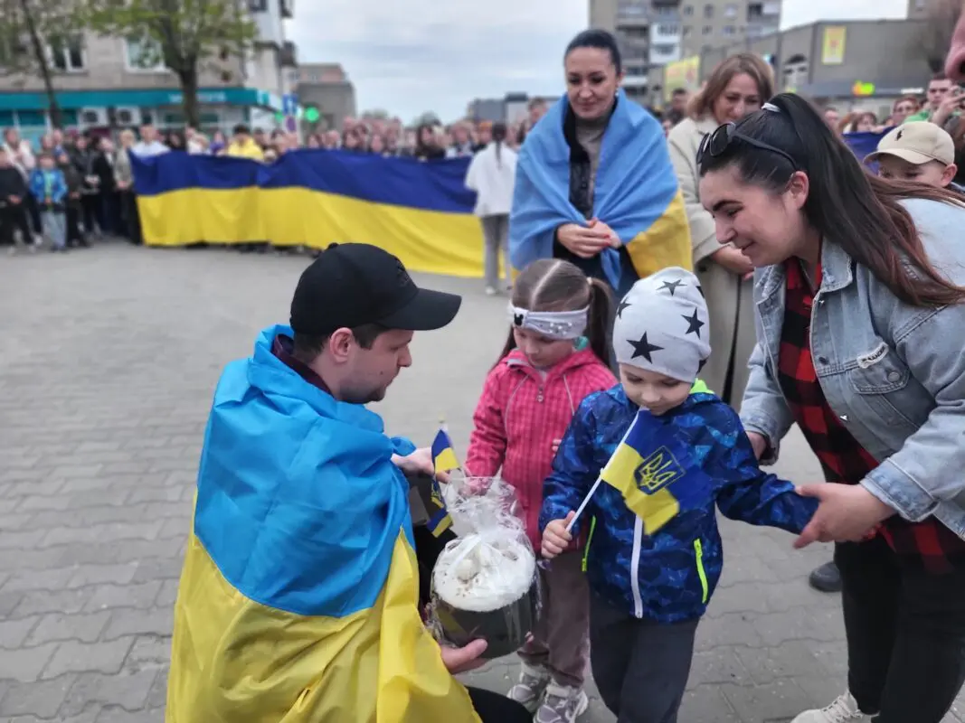 Ковель зустрів Героя: Максим Муха повернувся з полону