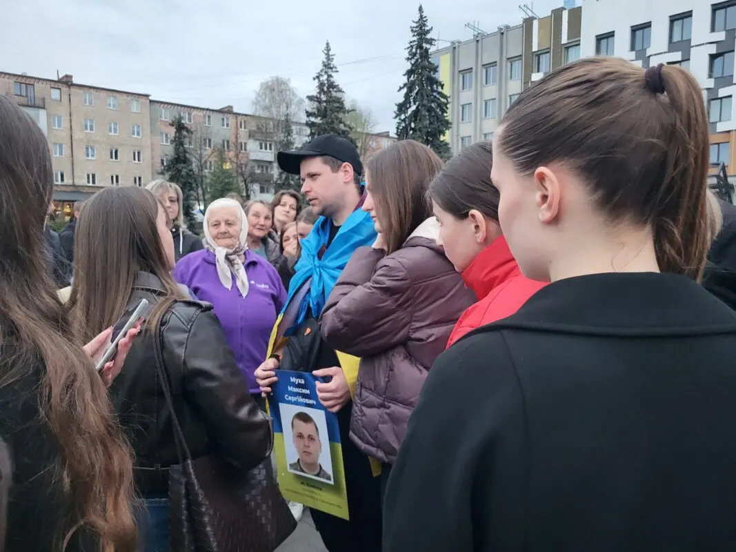 Ковель зустрів Героя: Максим Муха повернувся з полону