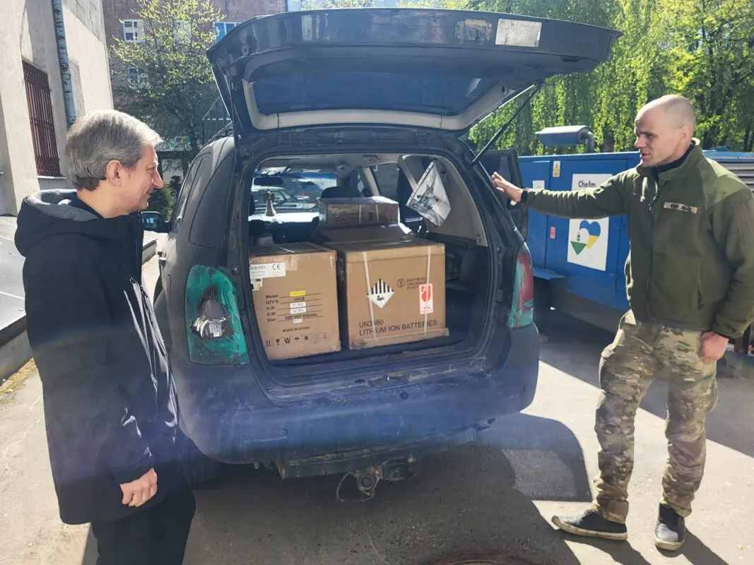 Ковельська громада передала зарядні станції та генератори на Сумщину
