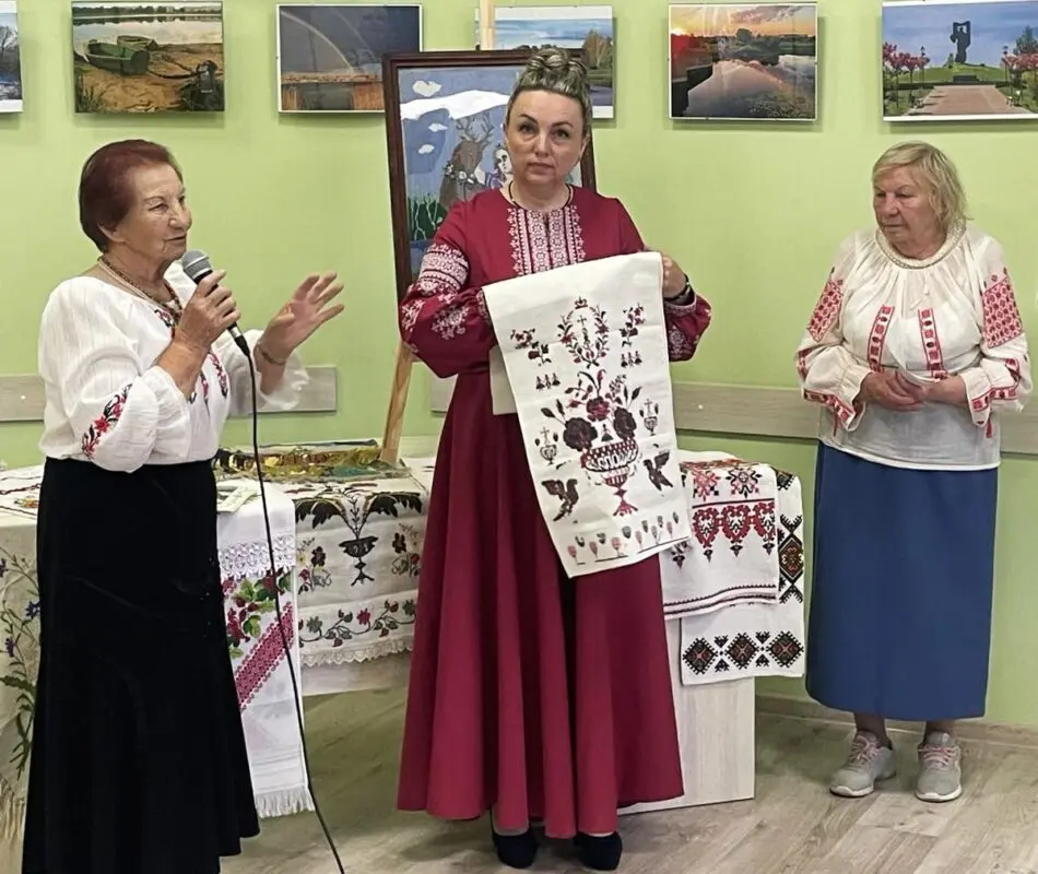 Університет ІІІ віку відзначив День вишиванки та завершення навчального року