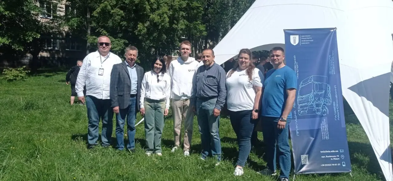 «Науковий пікнік» у Ліцеї №1: волинські ВНЗ та МАН занурили учнів у світ відкриттів