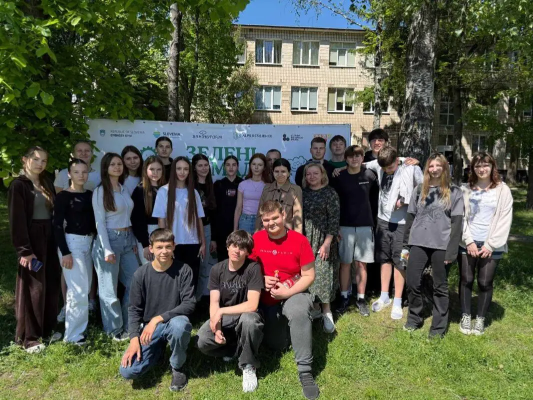 «Науковий пікнік» у Ліцеї №1: волинські ВНЗ та МАН занурили учнів у світ відкриттів