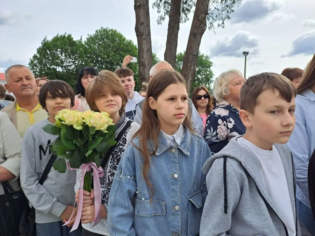 Останній дзвоник у Ковелі: понад 670 випускників попрощалися зі школою