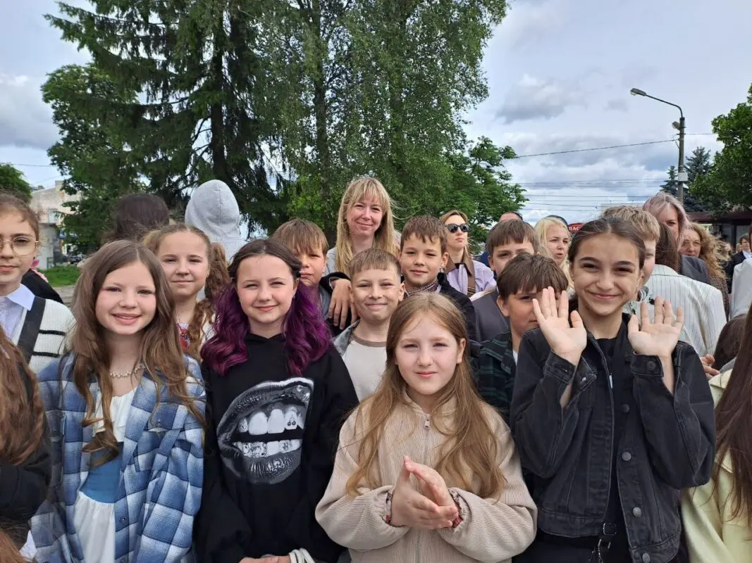 Останній дзвоник у Ковелі: понад 670 випускників попрощалися зі школою