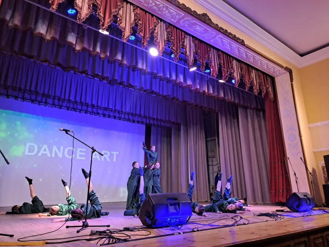 Школа «Dance art» зібрала 50 тисяч гривень для ЗСУ на дебютному концерті