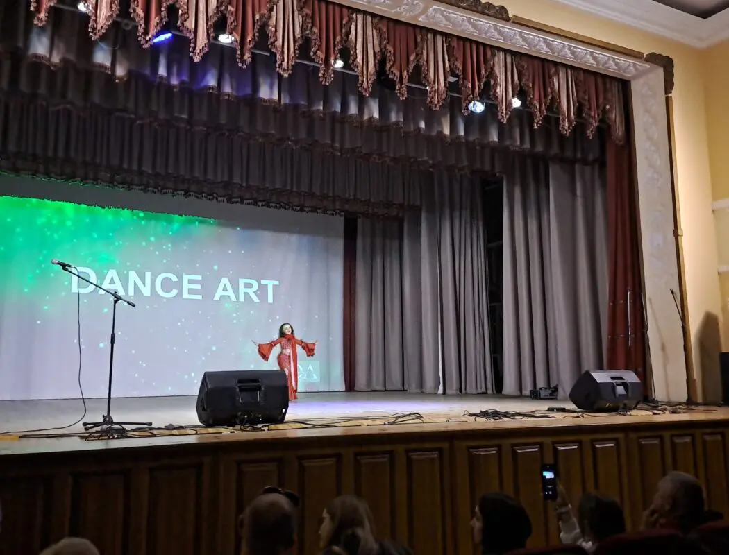 Школа «Dance art» зібрала 50 тисяч гривень для ЗСУ на дебютному концерті