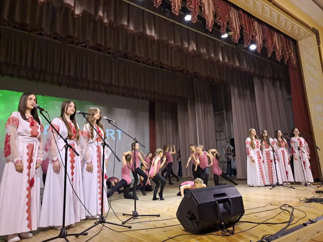 Школа «Dance art» зібрала 50 тисяч гривень для ЗСУ на дебютному концерті
