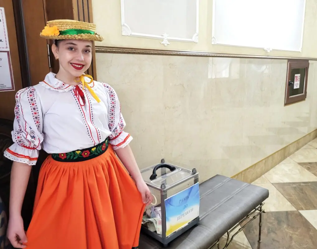 У Ковелі ансамбль «Барвінок» дав благодійний концерт: пів століття успіху та 24 номери