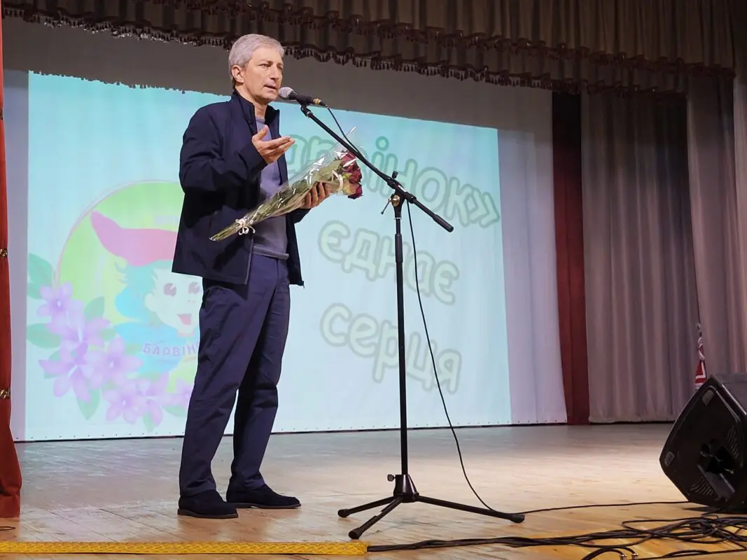 У Ковелі ансамбль «Барвінок» дав благодійний концерт: пів століття успіху та 24 номери