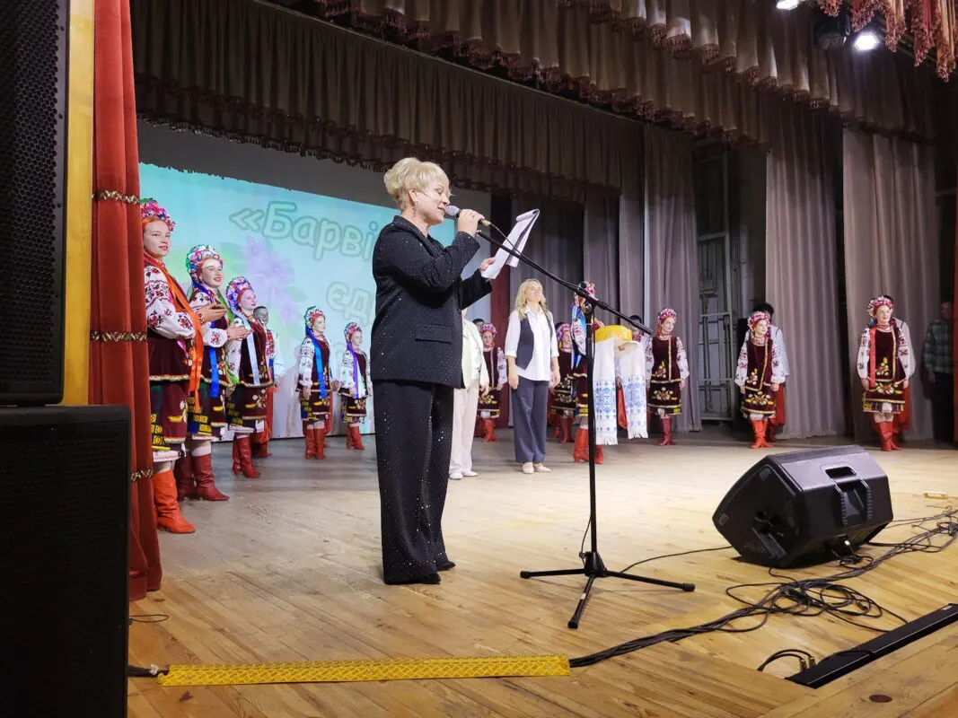У Ковелі ансамбль «Барвінок» дав благодійний концерт: пів століття успіху та 24 номери