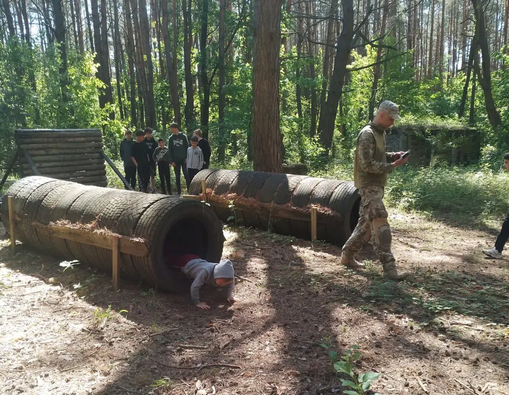 Спортивне заняття на природі: 18 дітей активно провели час