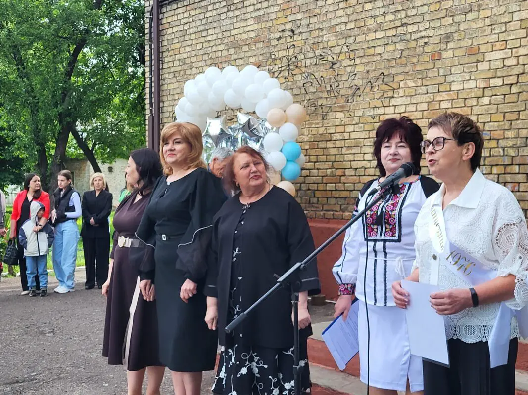 Останній дзвоник у Ковелі: понад 670 випускників попрощалися зі школою