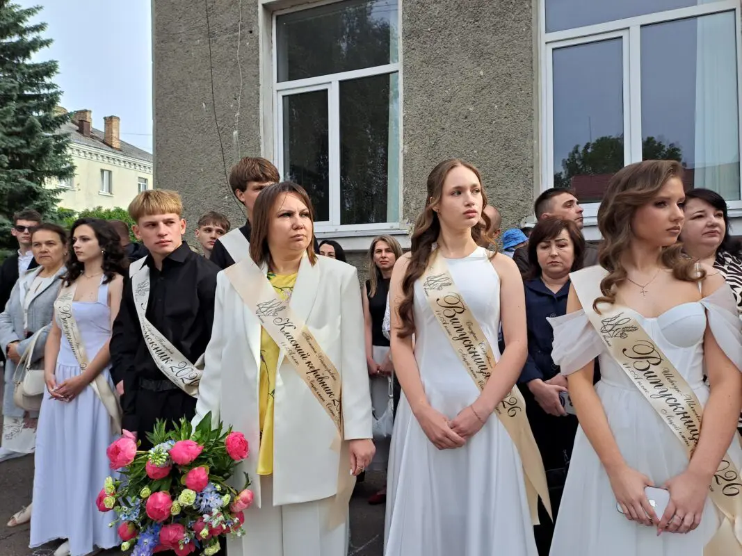Останній дзвоник у Ковелі: понад 670 випускників попрощалися зі школою
