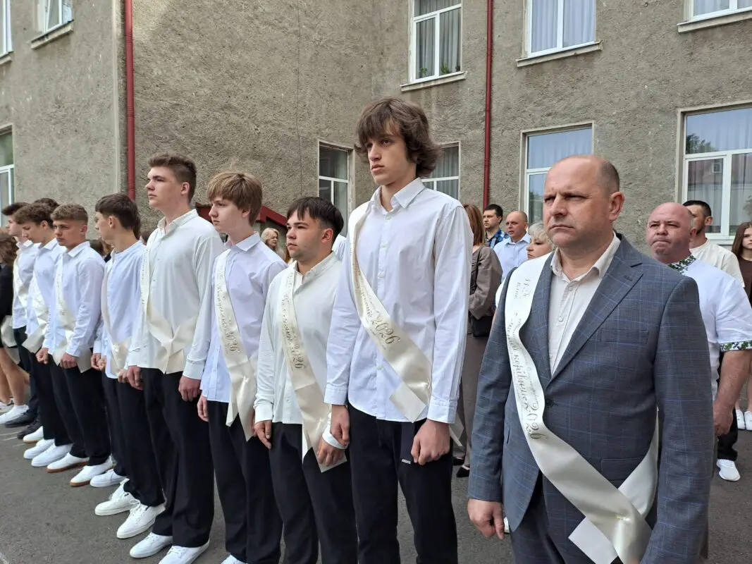 Останній дзвоник у Ковелі: понад 670 випускників попрощалися зі школою