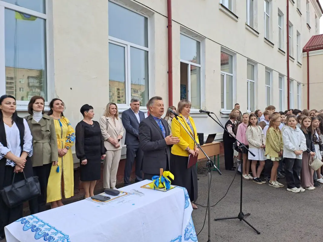 Останній дзвоник у Ковелі: понад 670 випускників попрощалися зі школою