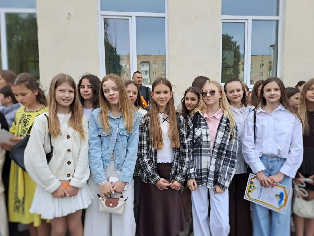 Останній дзвоник у Ковелі: понад 670 випускників попрощалися зі школою
