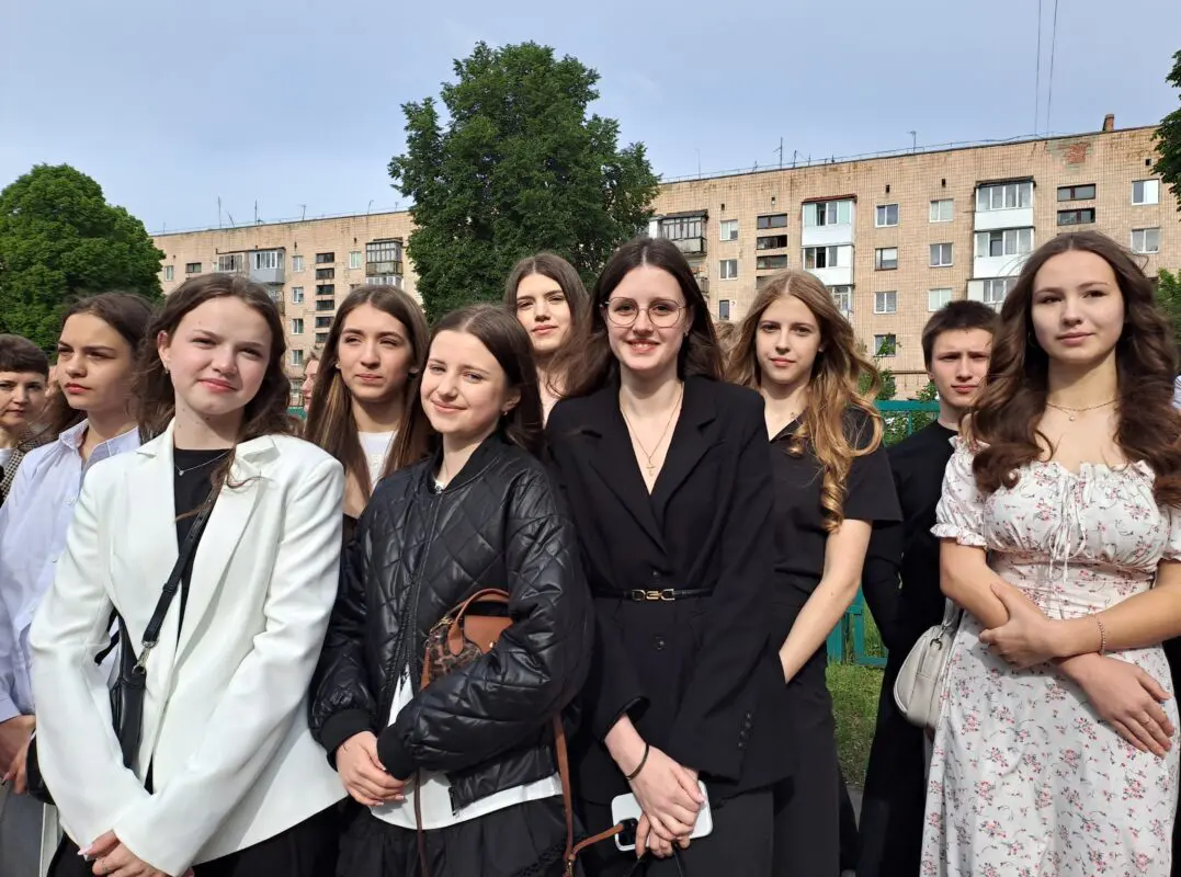 Останній дзвоник у Ковелі: понад 670 випускників попрощалися зі школою