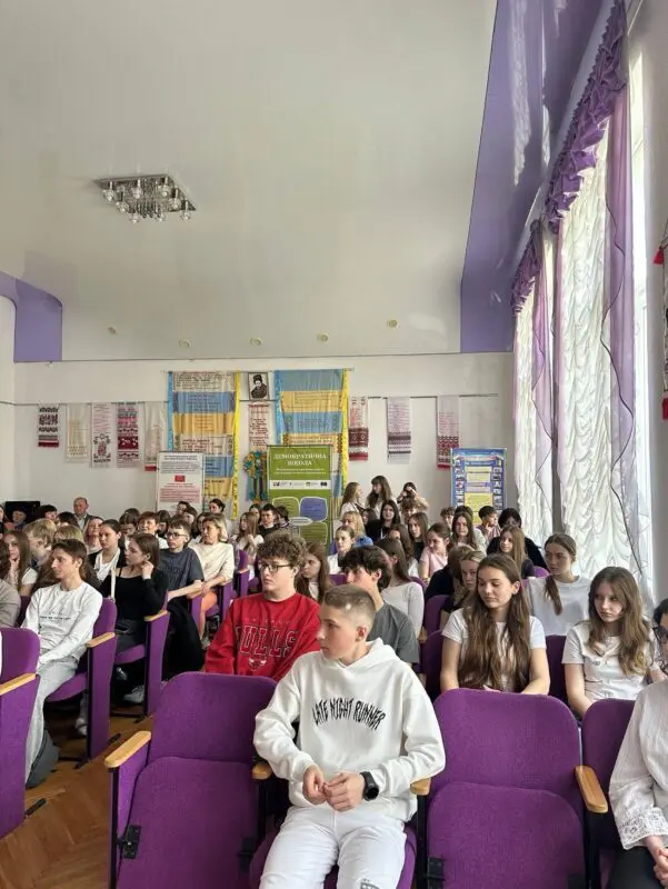 Ліцей Пчілки: від дня відкритих дверей до збору на ЗСУ
