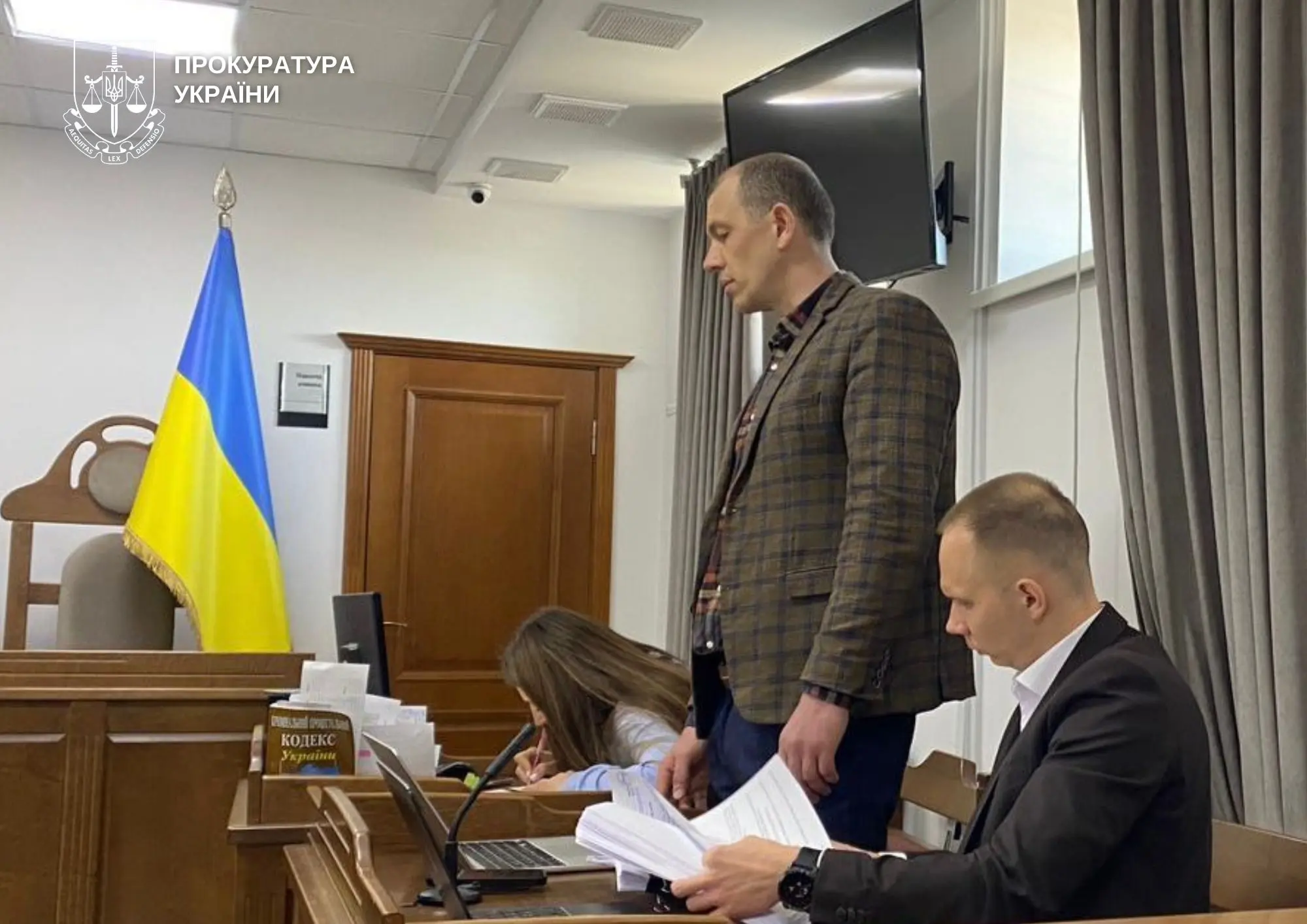Чиновника Луцької міськради взяли під варту за 30 тис. доларів хабаря