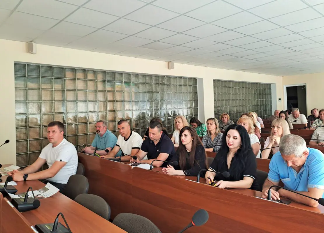 Працівники міськради пройшли навчання з мінної безпеки від Червоного Хреста