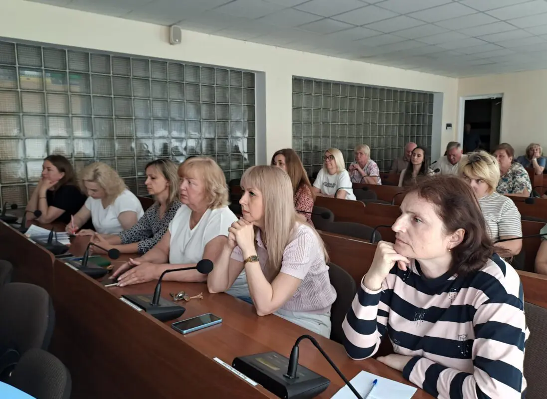 Працівники міськради пройшли навчання з мінної безпеки від Червоного Хреста