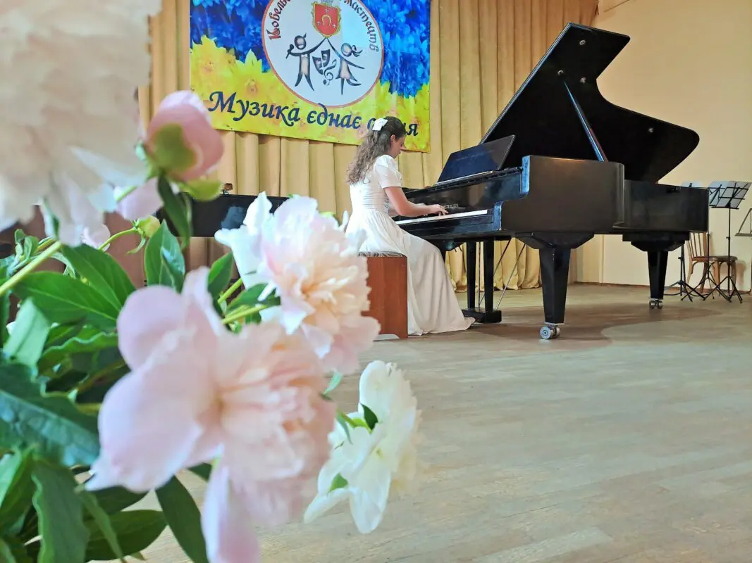 У Ковелі 73 випускники школи мистецтв отримали свідоцтва про освіту