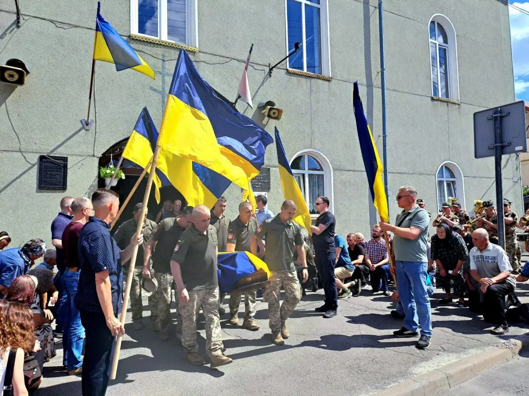 Ковель попрощався з Героєм Валентином Ліпичем, який помер після фронту