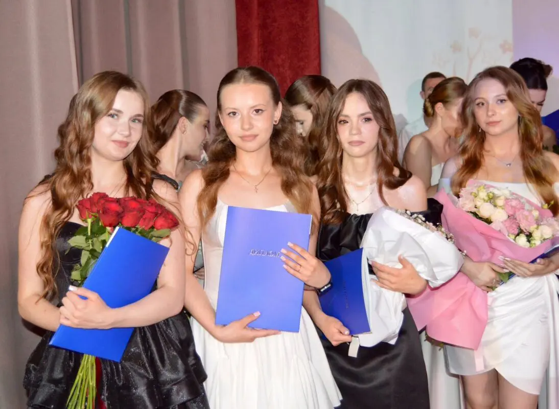 Дипломи отримали 84 випускники медичного коледжу: вітав мер Ігор Чайка