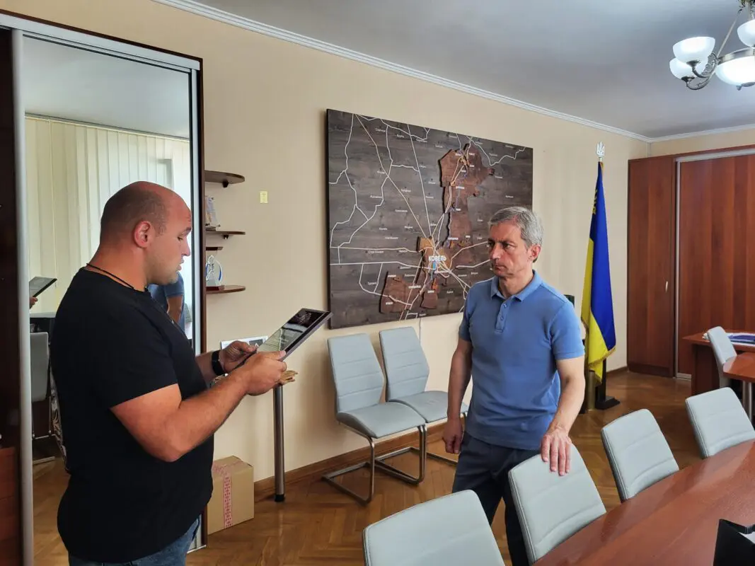 Ковельська громада отримала відзнаку від прикордонників та передала техніку військовим