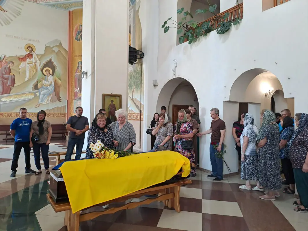 Ковель провів в останню путь Андрія Повха: загинув на Донеччині 20 місяців тому